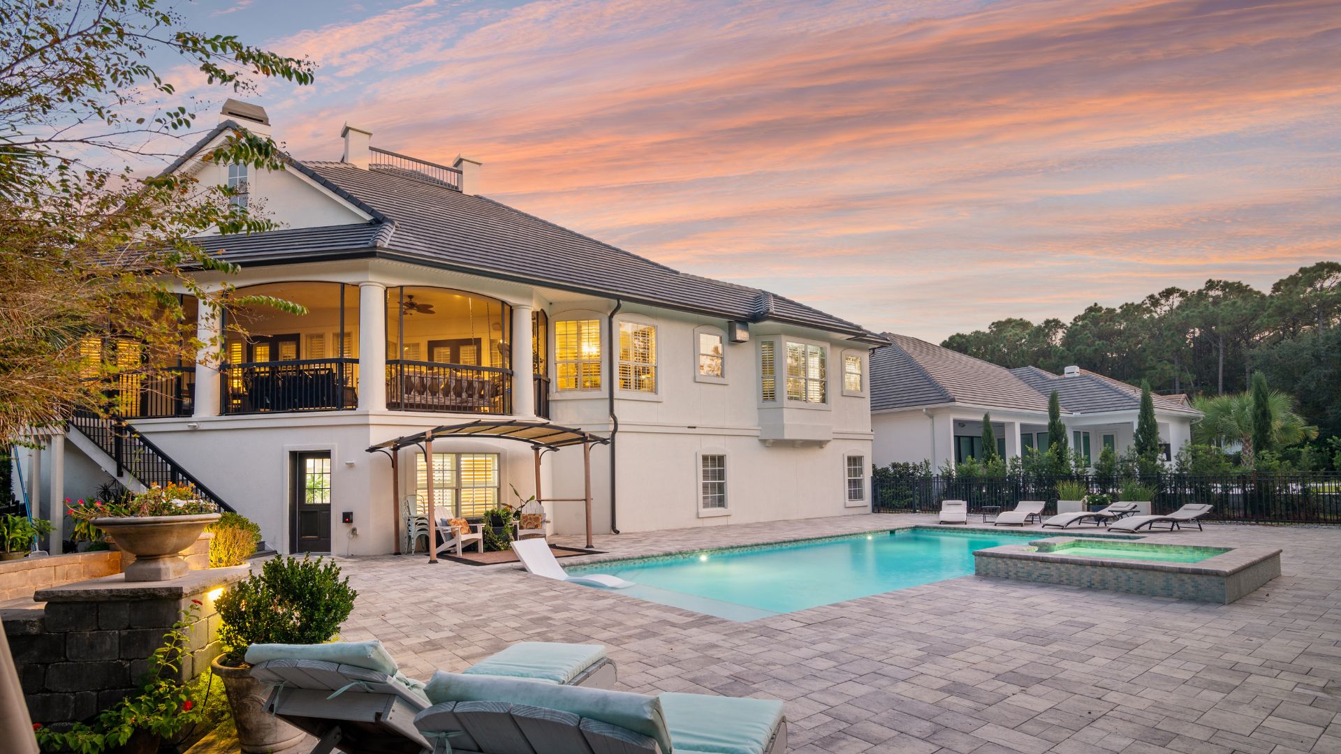 What are twilight photos in real estate?