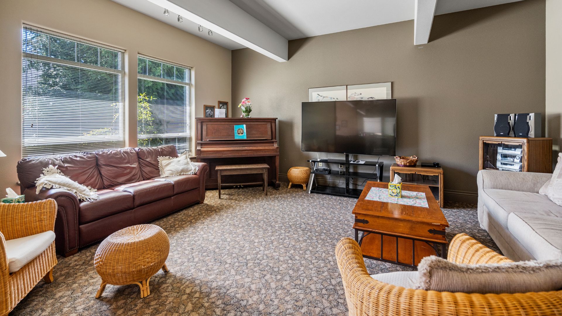 When to Remove Objects in Interior Photos